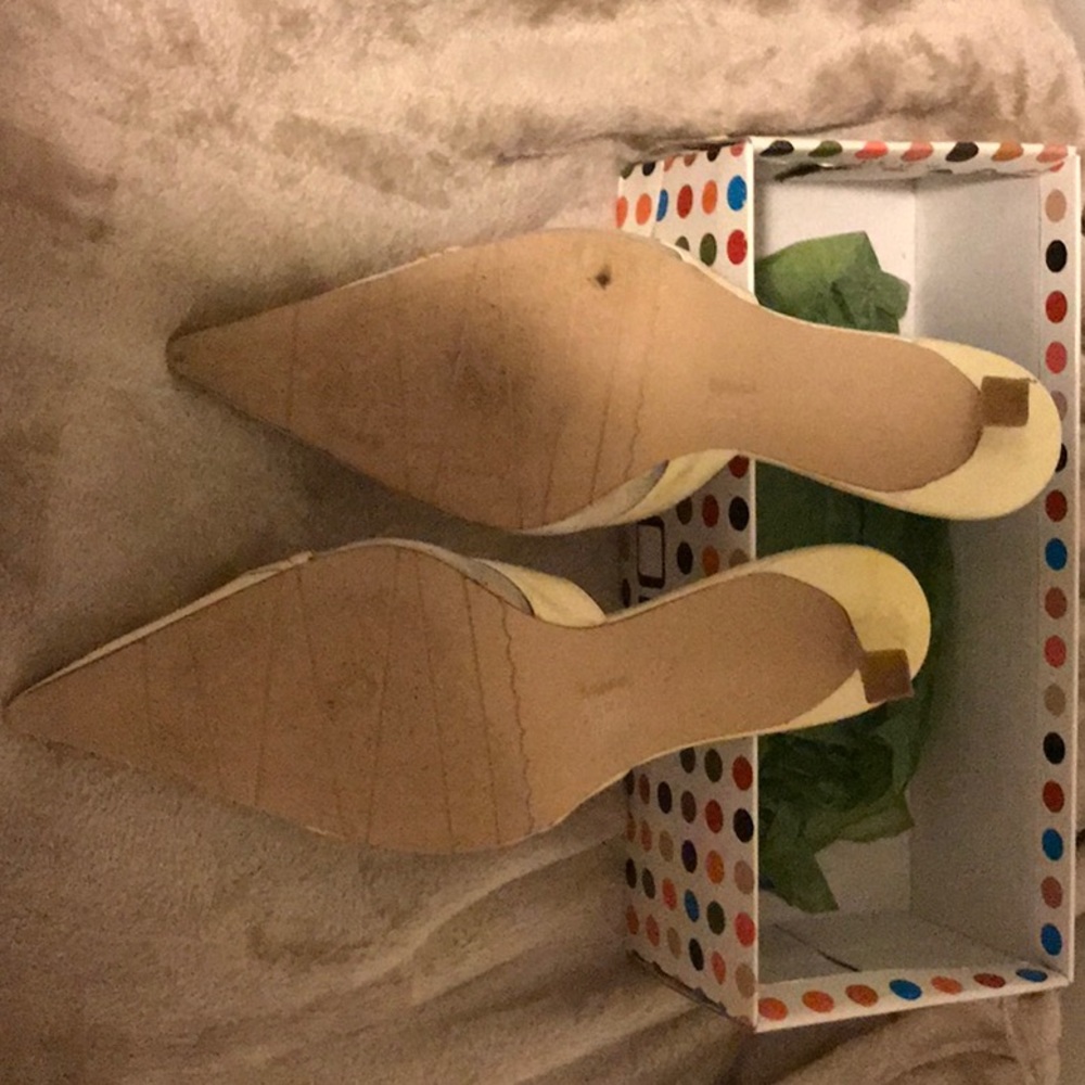 Shoes - Picture 2 of 4